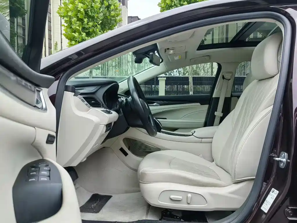 Buick LaCrosse 2022 Avenir