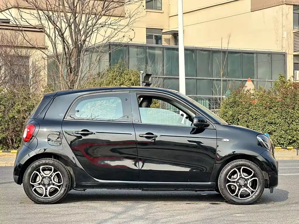 SMART FORFOUR
