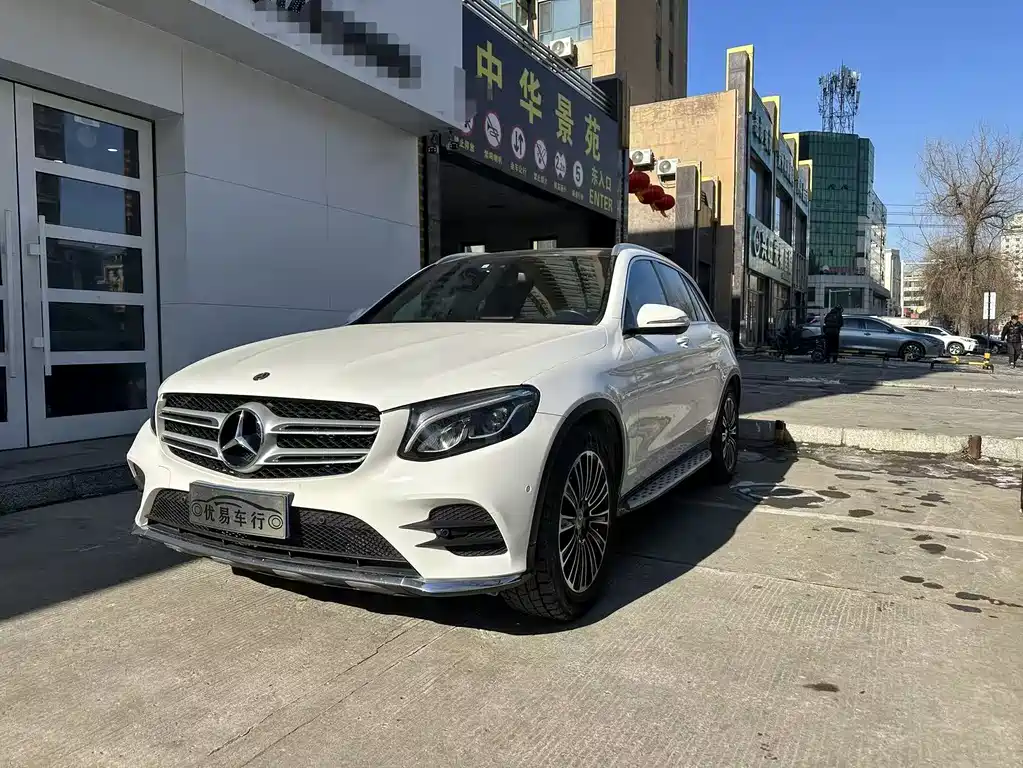 MERCEDES-BENZ GLC