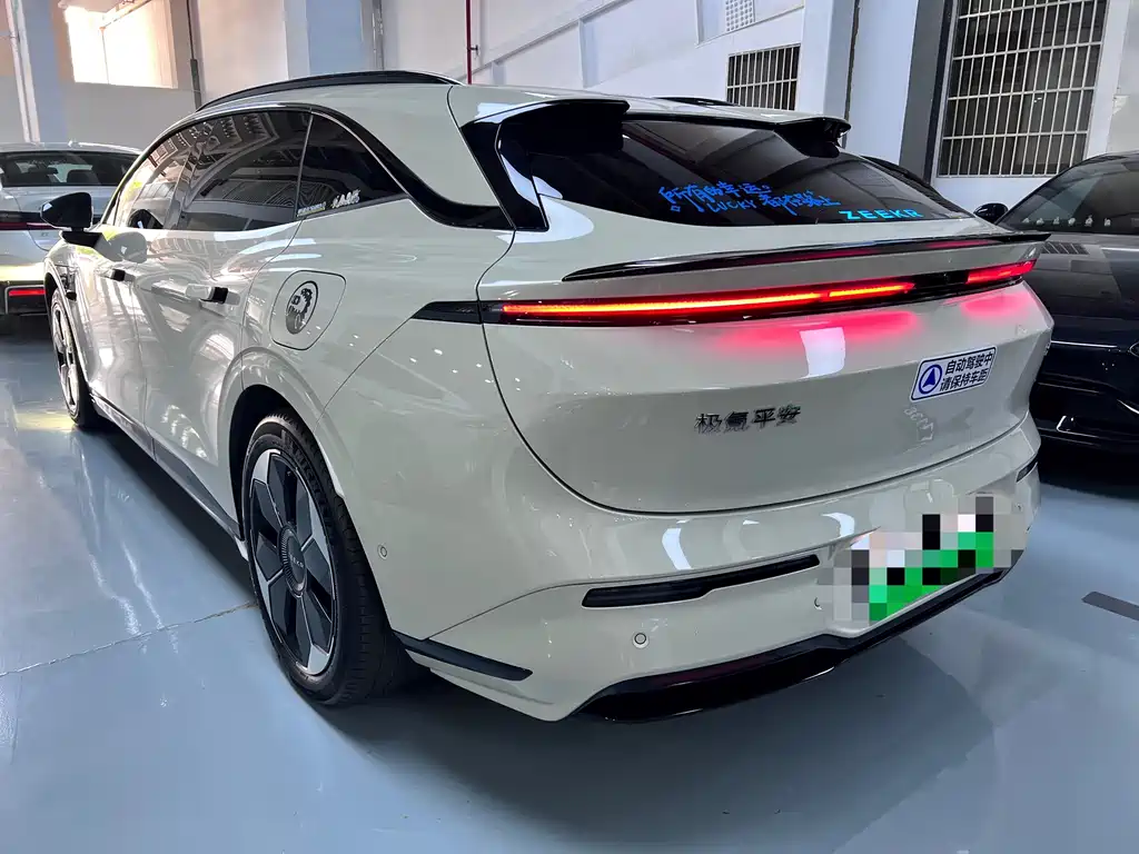 Zeekr 007GT — миниатюра 17