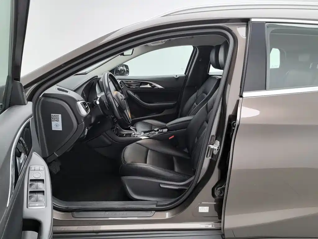 Infiniti QX30 — миниатюра 10