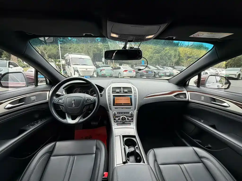 Lincoln MKZ — миниатюра 5