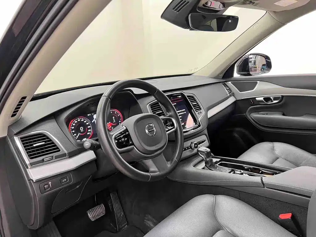 Volvo XC90 2020 T5 Luxury 5 мест