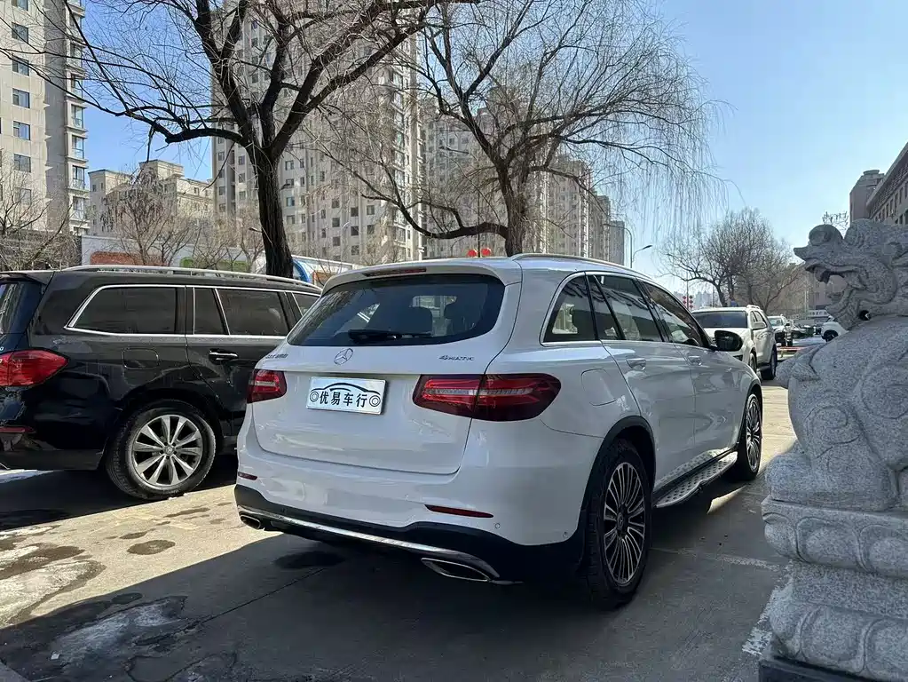 MERCEDES-BENZ GLC