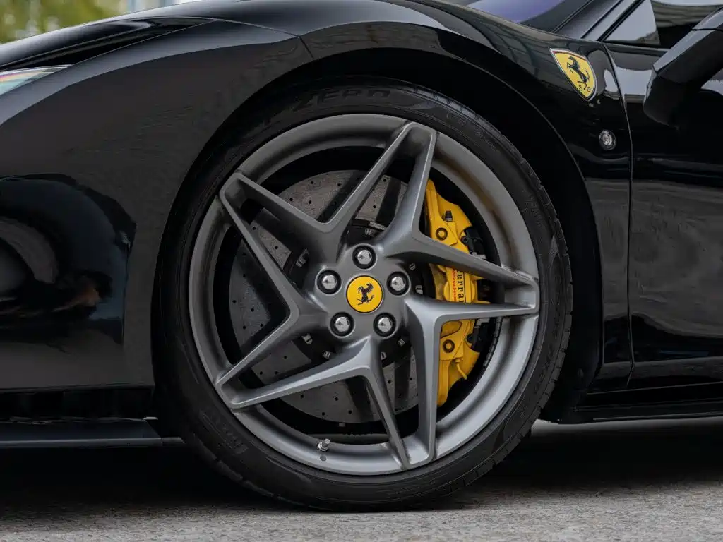 Ferrari F8 — миниатюра 8