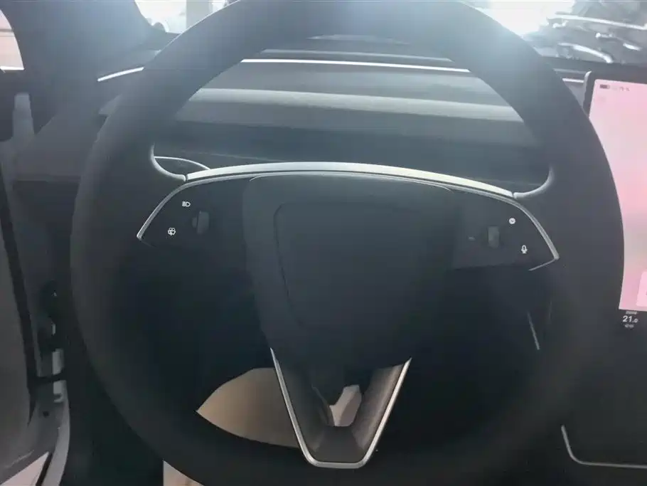 Tesla Model Y — фотографии объявления, Фото 15