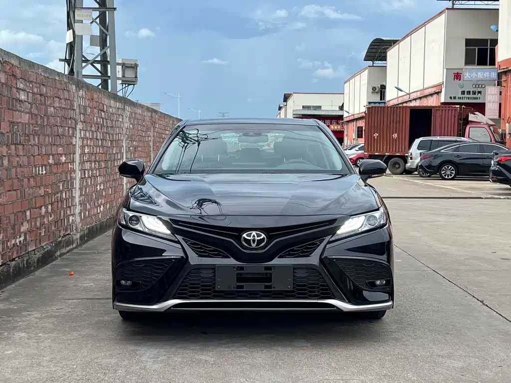 TOYOTA CAMRY