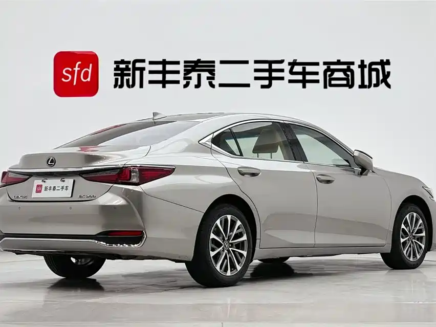 Lexus ES 2021 200
