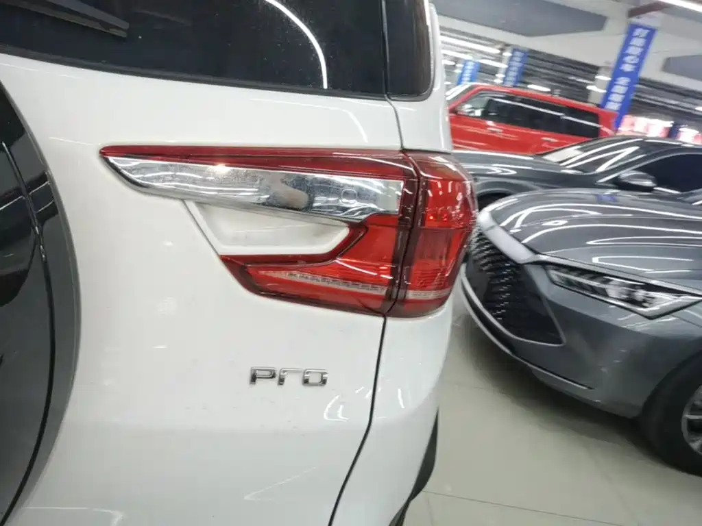 BYD Yuan Pro - фото 8
