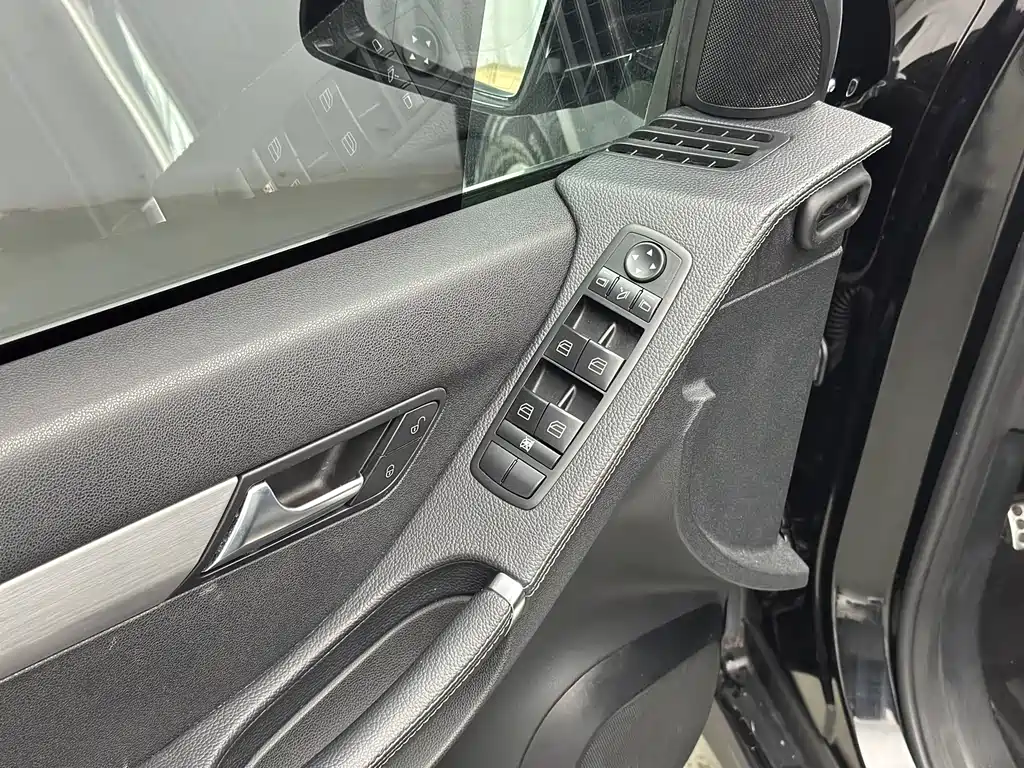 MERCEDES-BENZ R CLASS