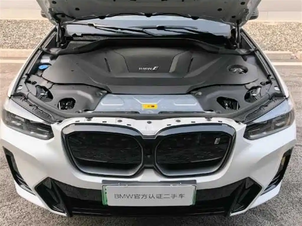 BMW IX3