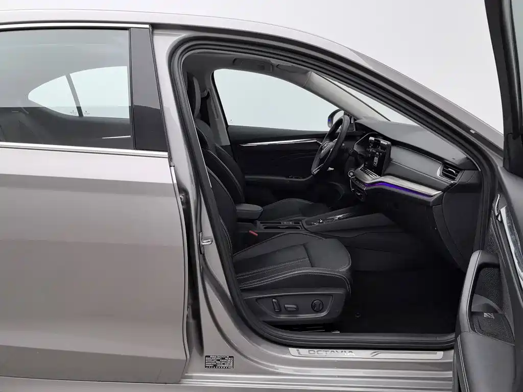 Skoda Octavia - фото 23