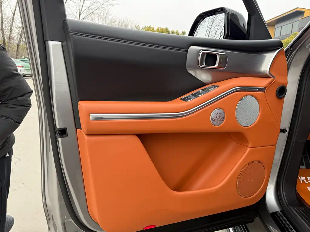 TANK TANK 700 NEW ENERGY