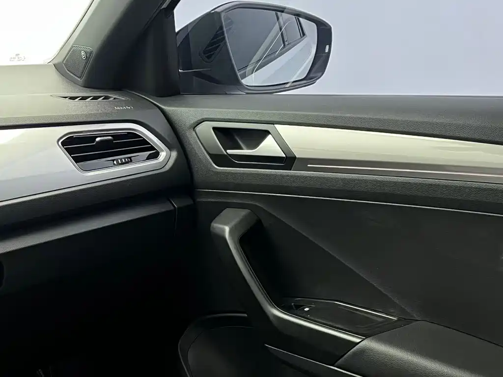 VOLKSWAGEN T ROC EXPLORING SONGS