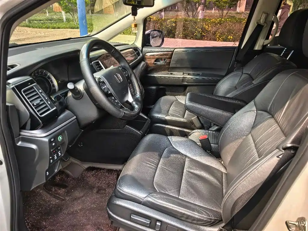 Honda Elysion 2016 2.4L Luxury