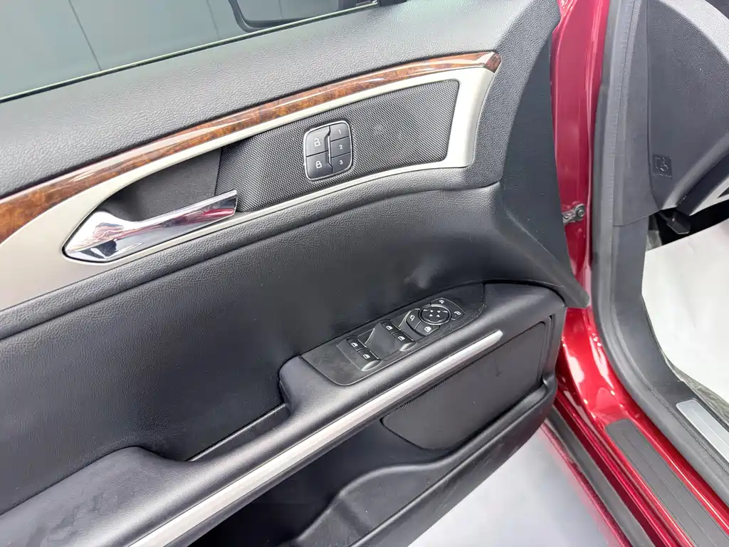 Lincoln MKZ — миниатюра 7