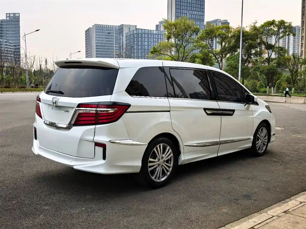 Honda Elysion 2016 2.4L Luxury