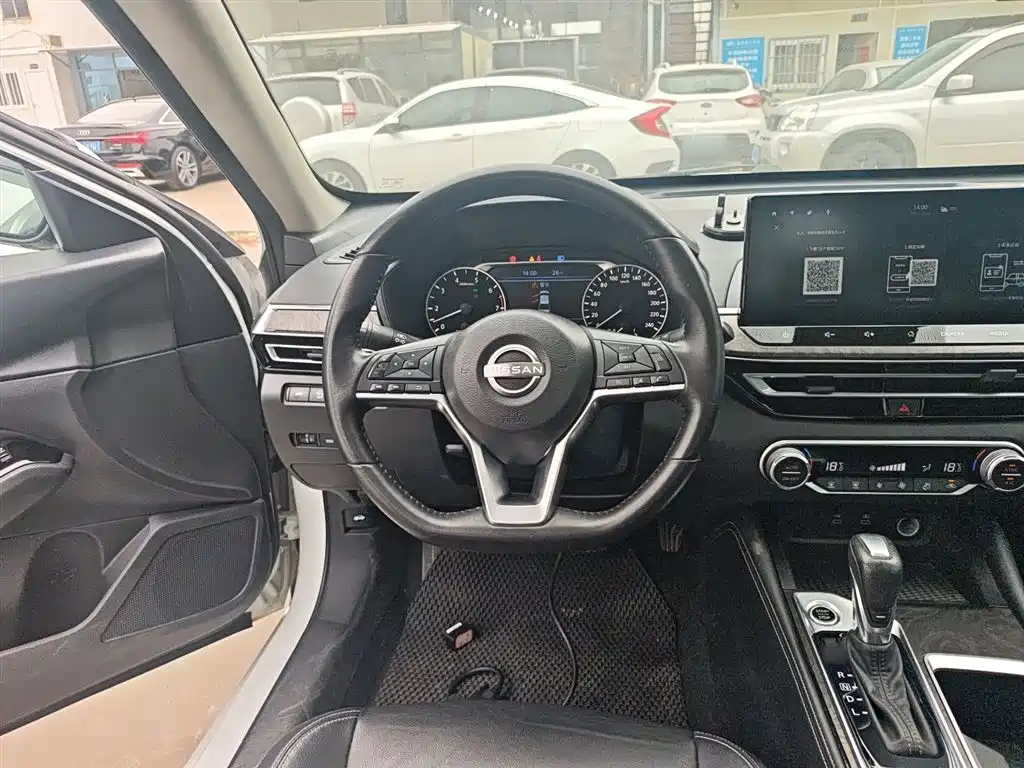 NISSAN TEANA