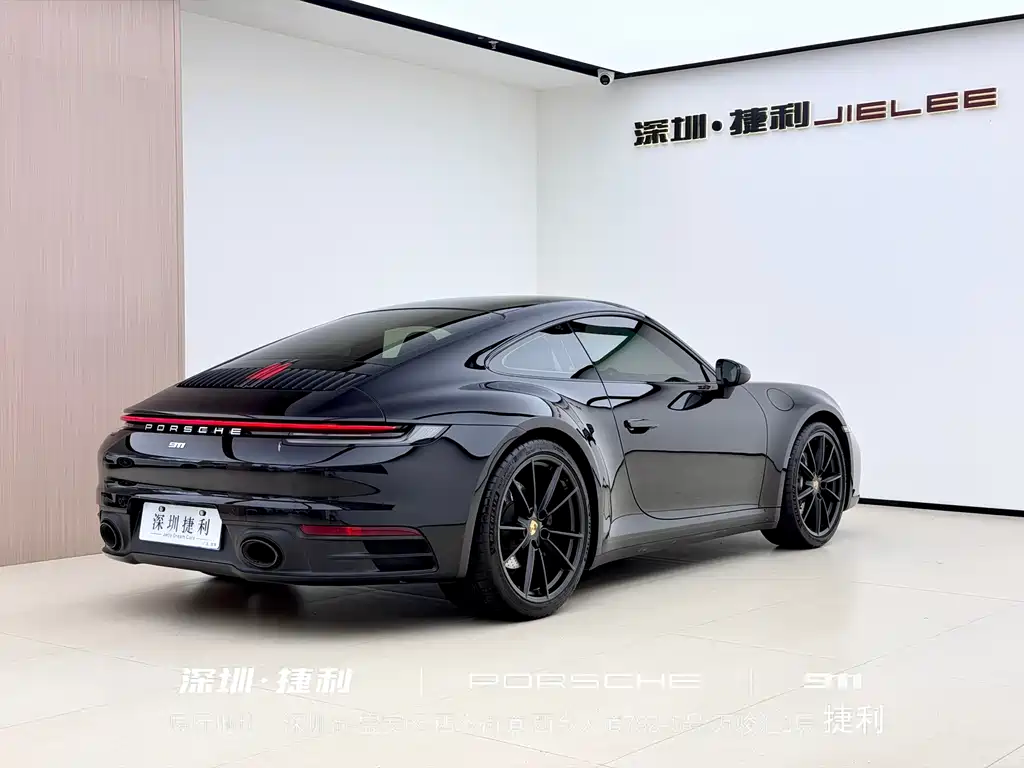 Porsche 911 2023 Carrera 3.0T