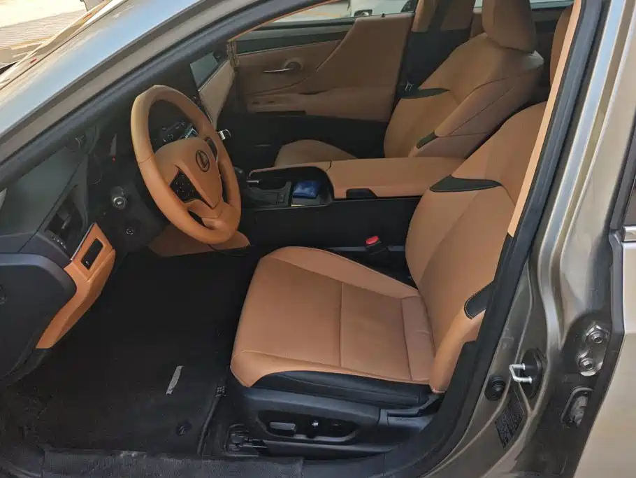 Lexus ES — миниатюра 9