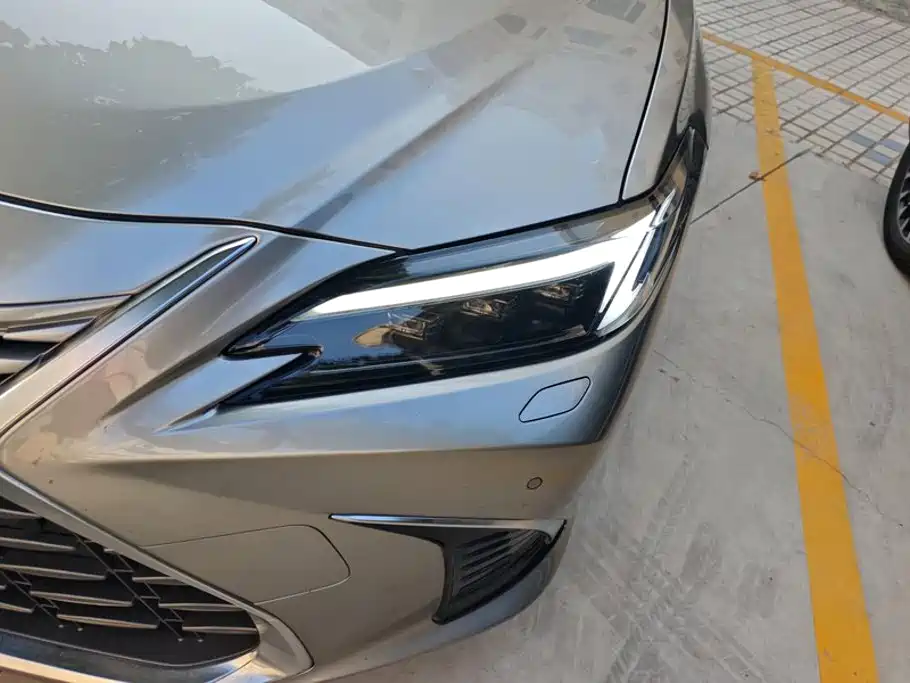 Lexus ES — миниатюра 5