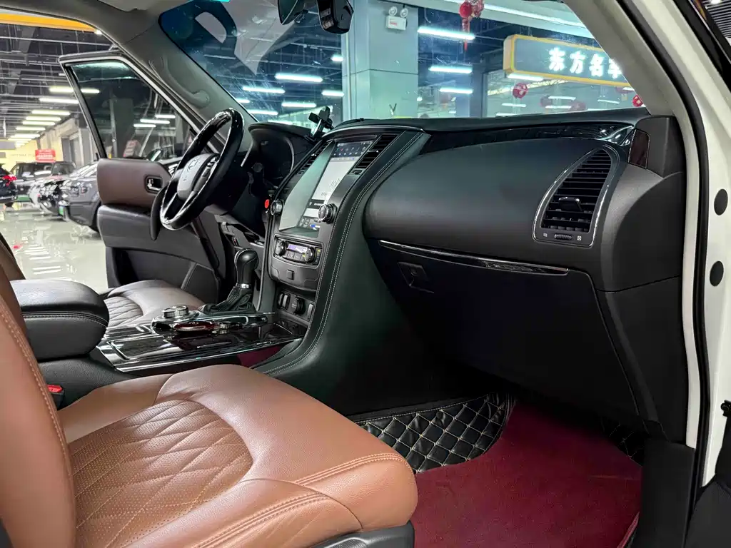 Nissan Patrol — миниатюра 16