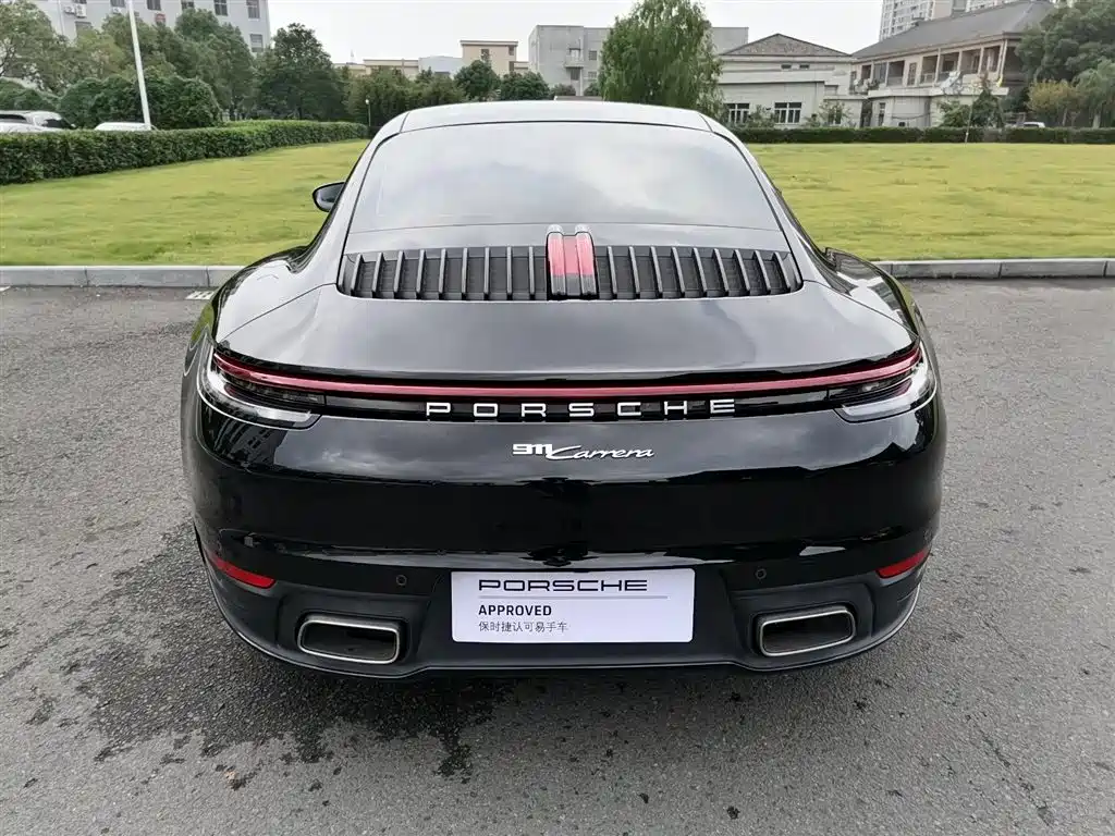 PORSCHE 911