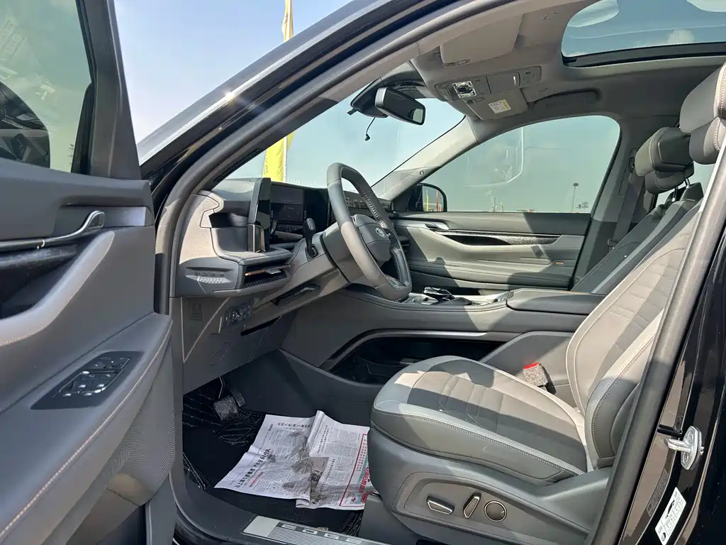 Ford Edge 2023 L 2.0T EcoBoost мест
