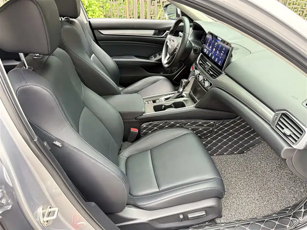 Honda Accord 2018 260TURBO Luxury V