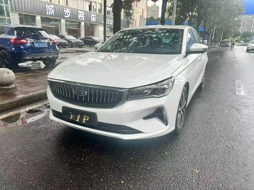 Geely Emgrand 2021