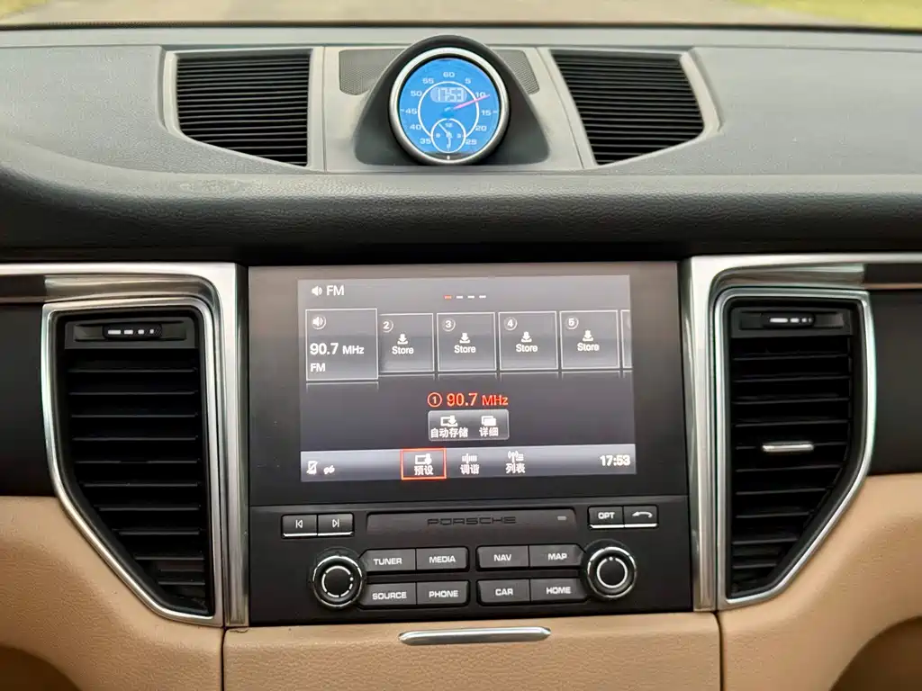 Porsche Macan — миниатюра 18