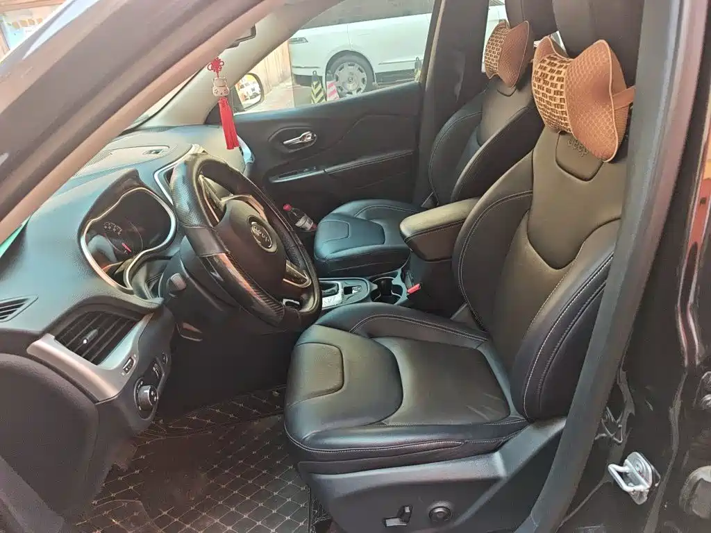 Jeep Cherokee — миниатюра 11