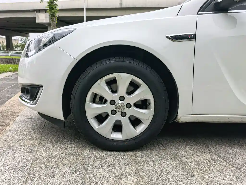 Buick Regal 2015 1.6T Elite