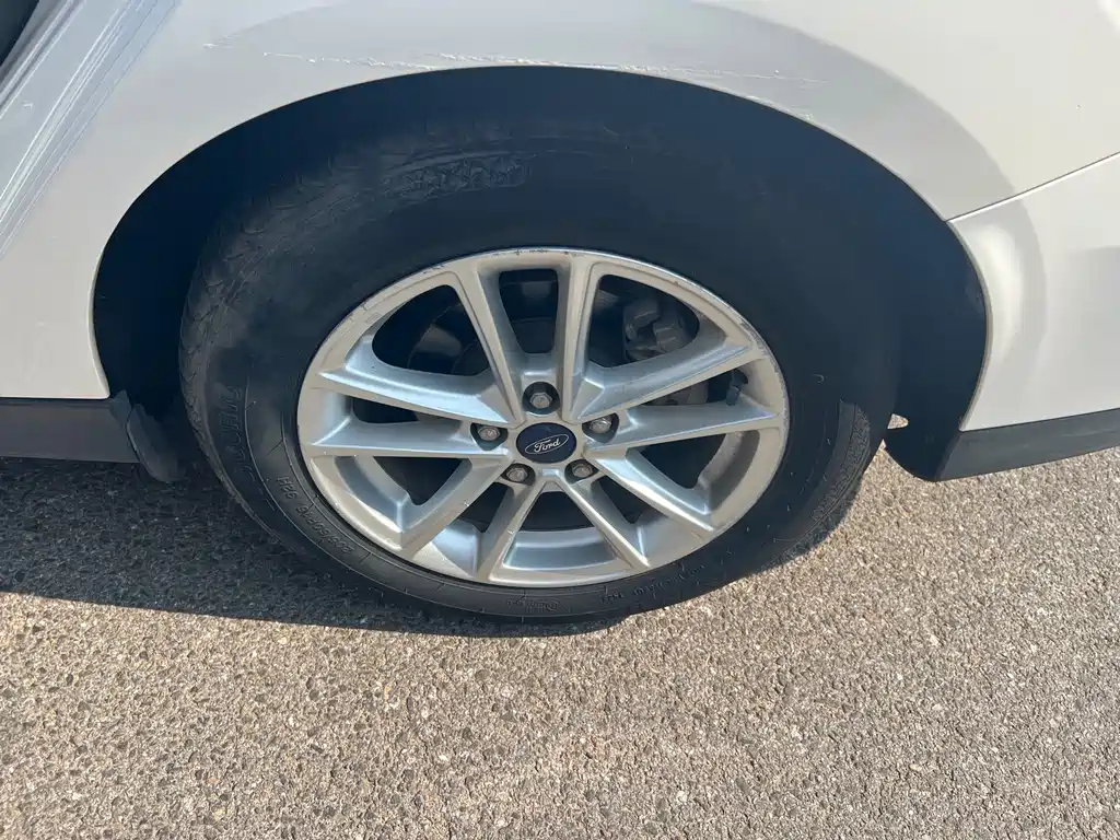 Ford Focus — миниатюра 11