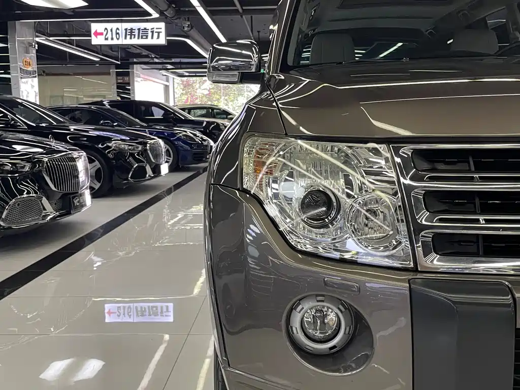 Mitsubishi Pajero (Import) — миниатюра 43