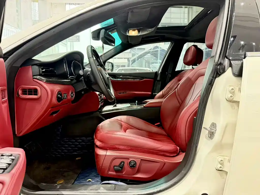 Maserati Quattroporte — миниатюра 5
