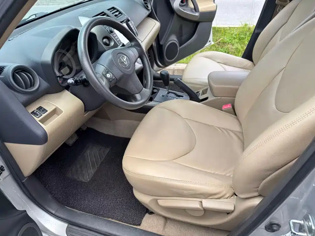 Toyota RAV4 2013 2.0L AT