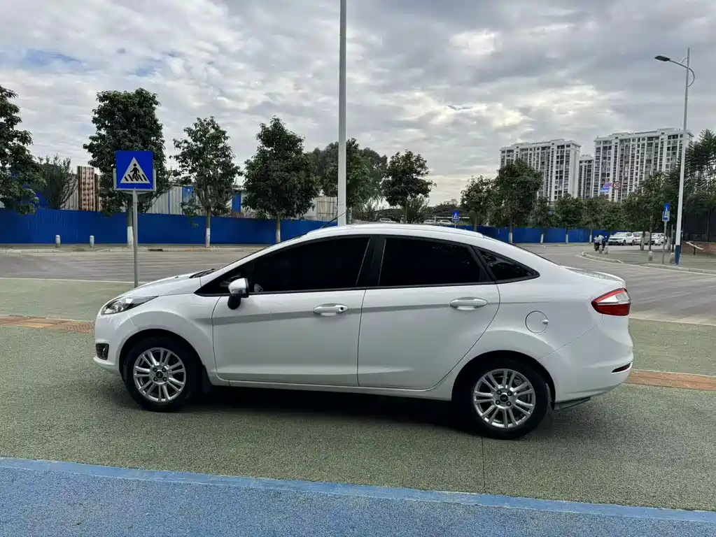 Ford Fiesta — миниатюра 8