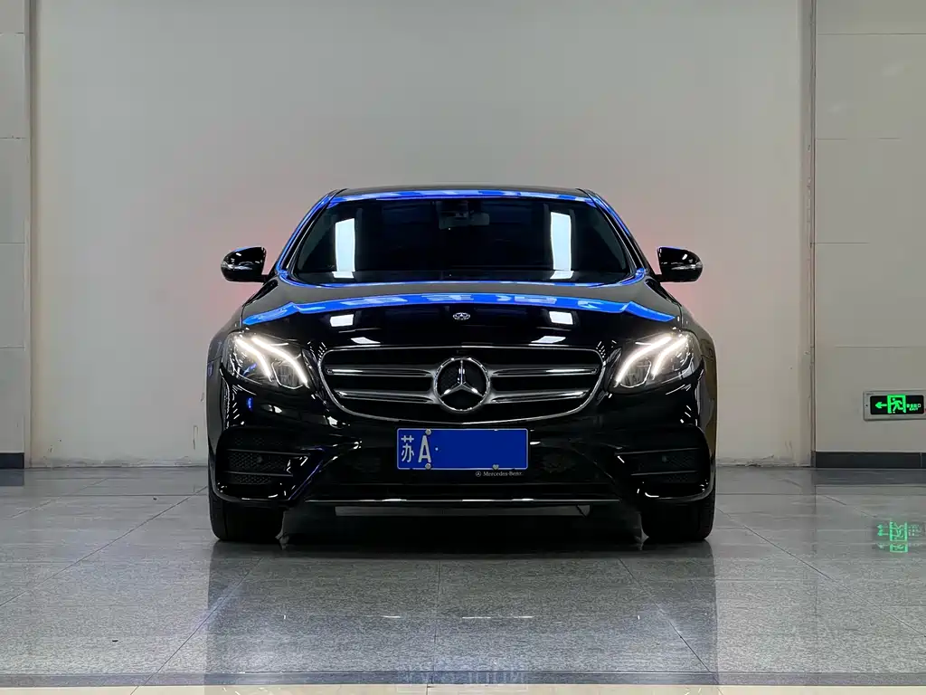 Mercedes-Benz E-Class — миниатюра 2