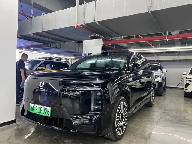 2025 Denza N8