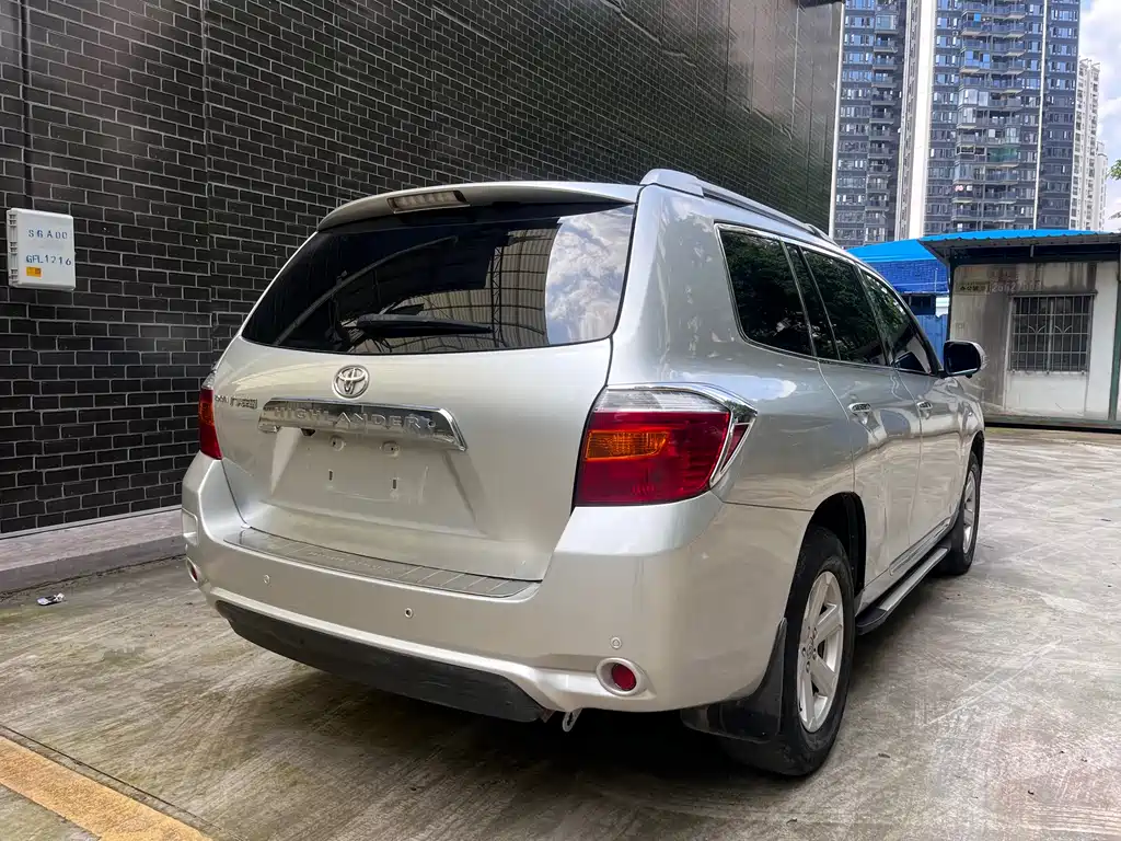 Toyota Highlander 2009 2.7L 5 мест Elite