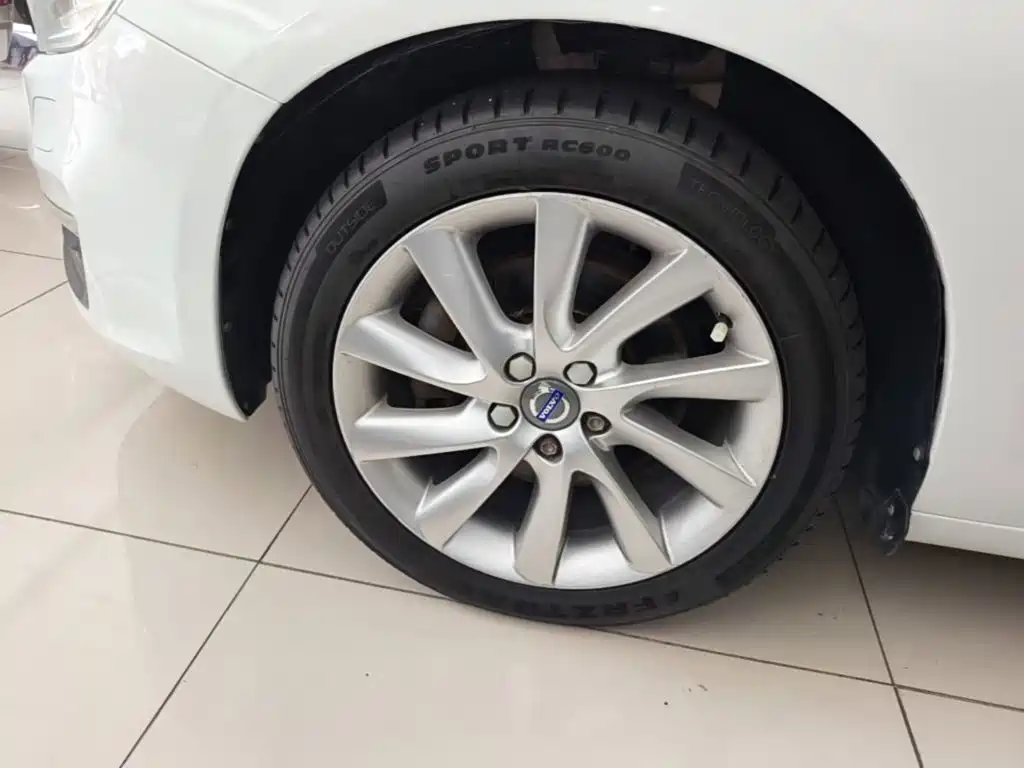 Volvo S60 — миниатюра 23
