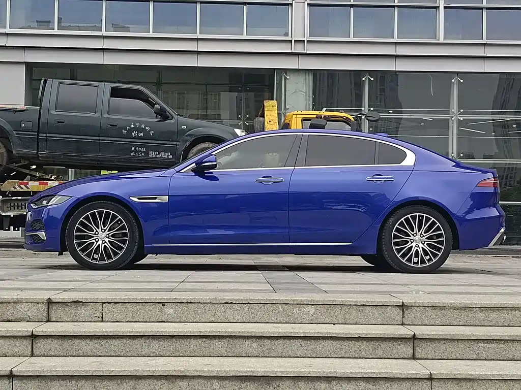 Jaguar XEL - фото 5