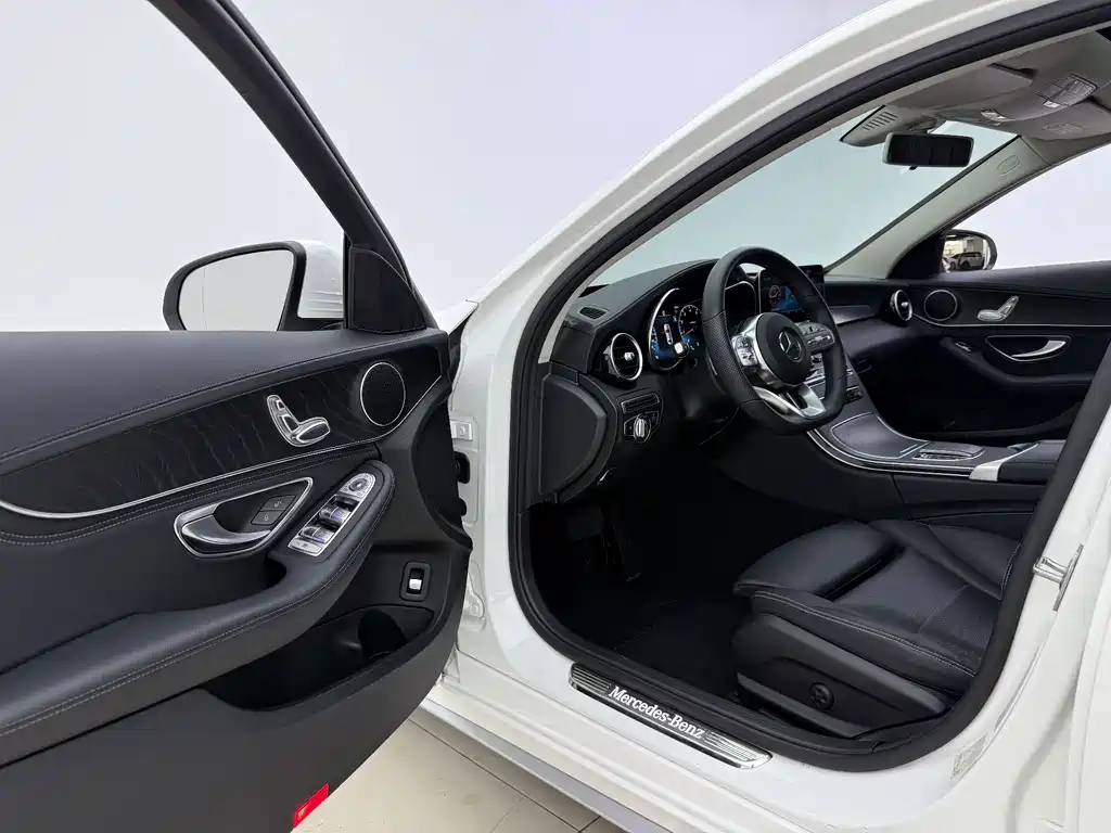 Mercedes-Benz C-Class — миниатюра 7