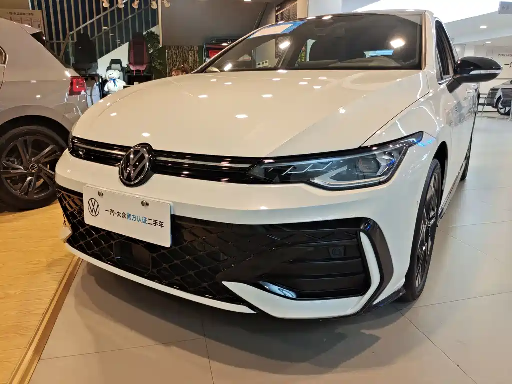 Volkswagen Golf 2024