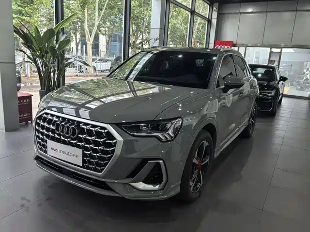 AUDI Q3 2025