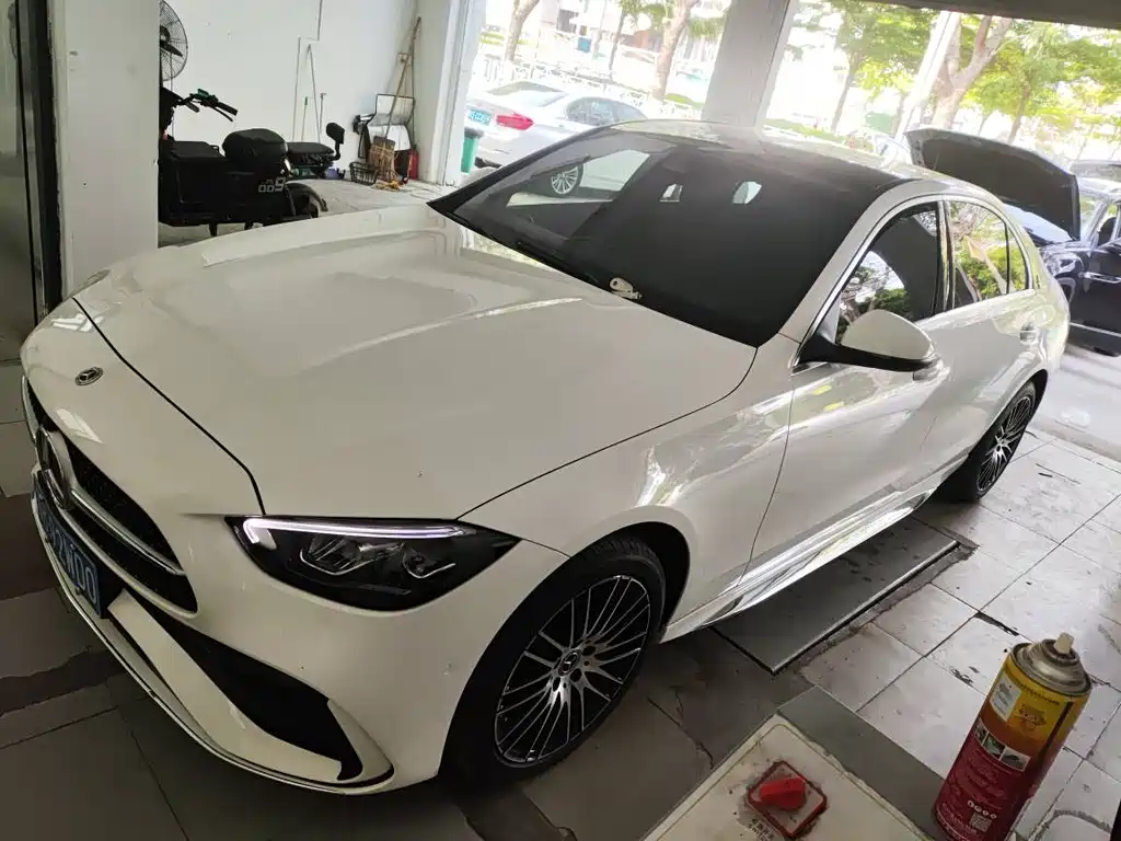 Mercedes-Benz C-Class 2024