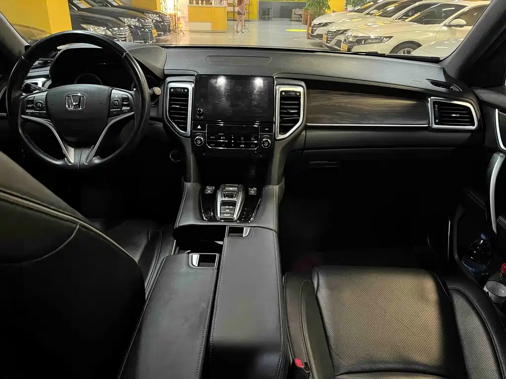 Honda UR-V 2017 370TURBO Luxury V
