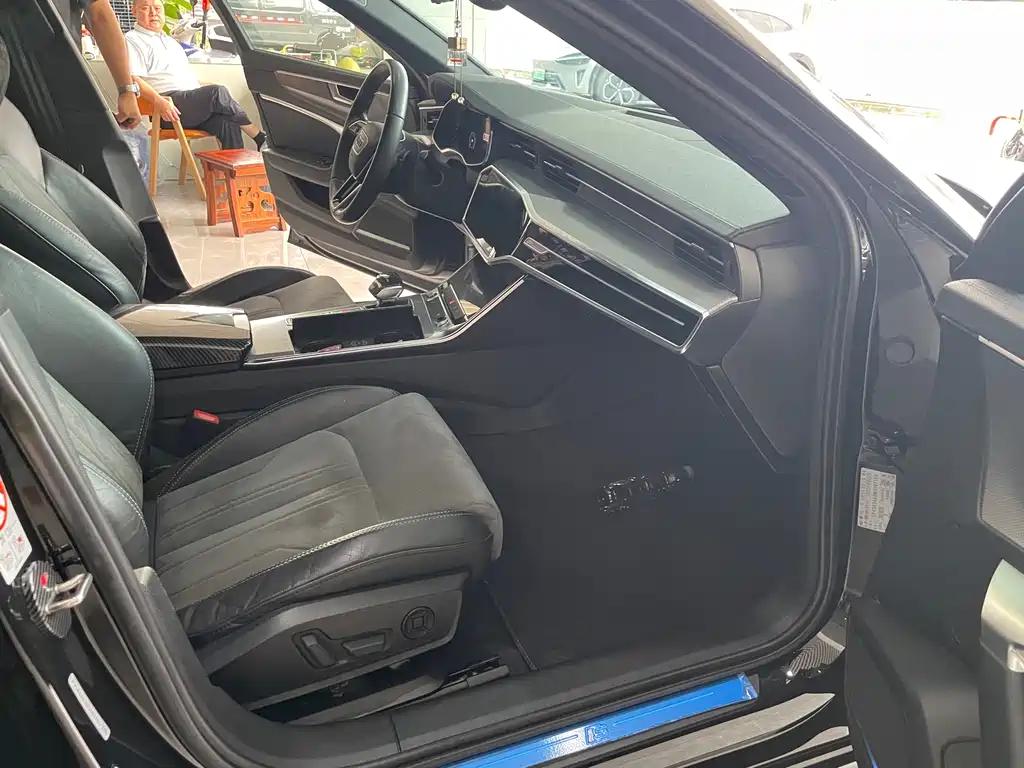 Audi A6L — миниатюра 5