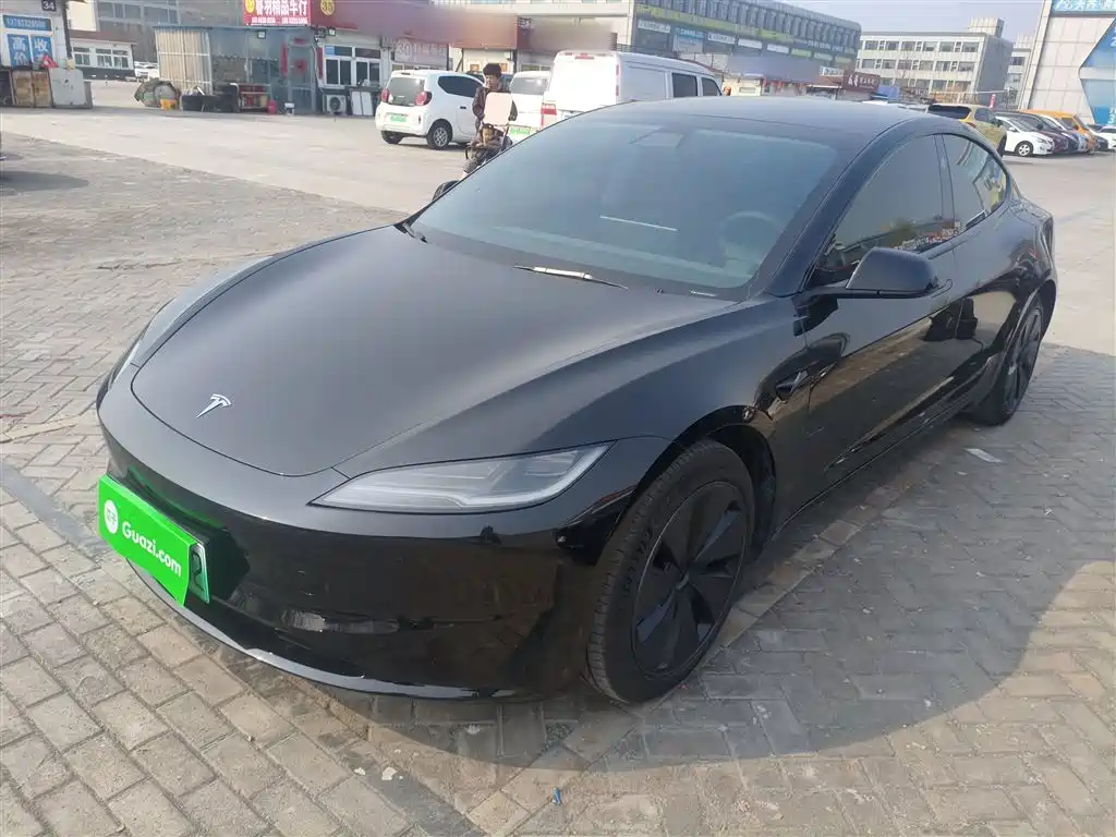 Tesla Model 3 2023